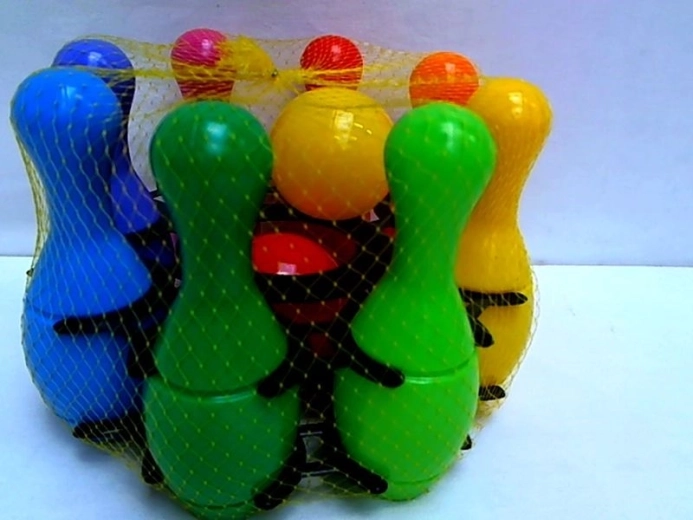 Mini kuželky v košíku
