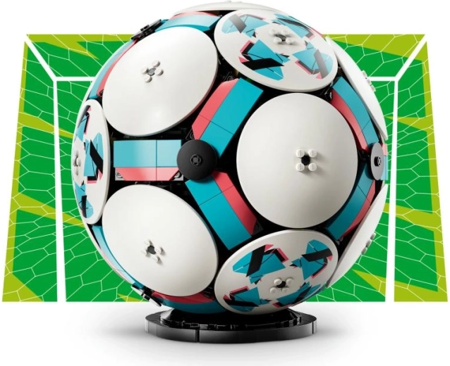 Stylové vystavení s černým podstavcem