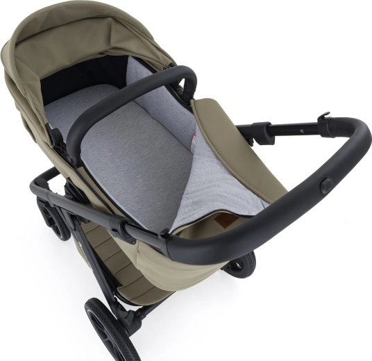 Otočná sportovní sedačka a magnetický 5bodový pás