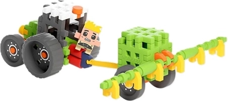 Traktor s postřikovačem pro farmářská dobrodružství