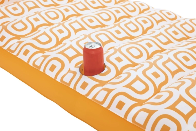 Držák na nápoj po ruce