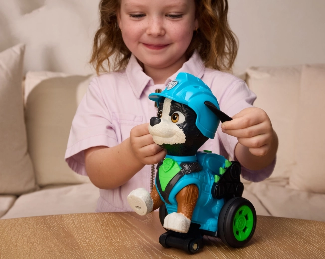 Natáhni a pusť: akční jízda a „wheelie“