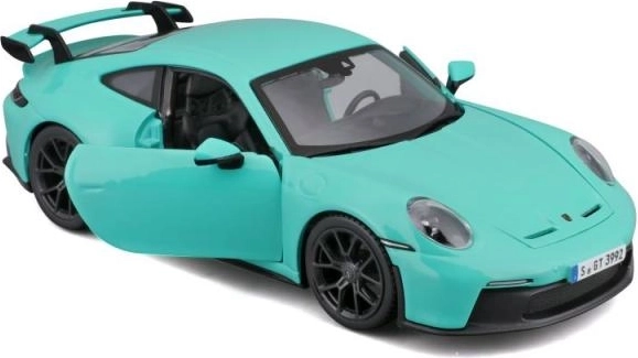 Otevírací dveře a propracovaný interiér