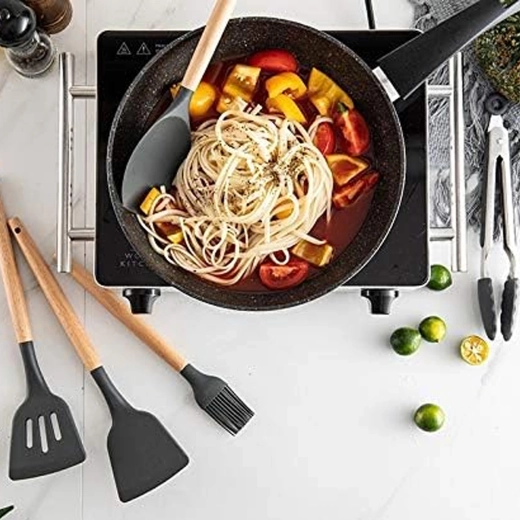 Šetrný silikon k nepřilnavému nádobí