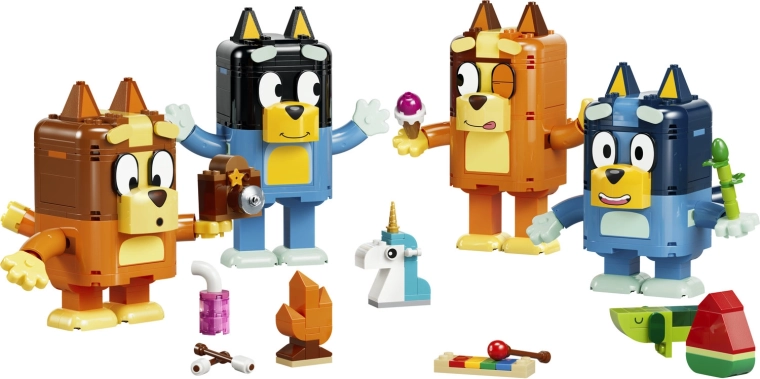 Čtyři velké figurky s doplňky pro hraní i vystavení