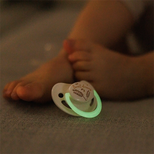 Noční klid díky svítící rukojeti