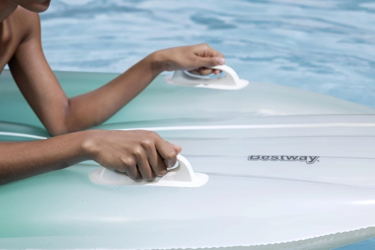 Bezpečný úchop a kontrola na vodě