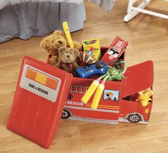 Velká kapacita pro hračky i knížky
