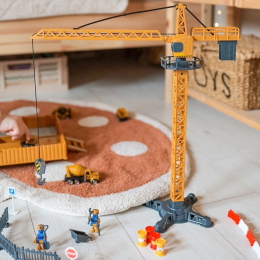 Věžový jeřáb s otáčením a funkčním hákem