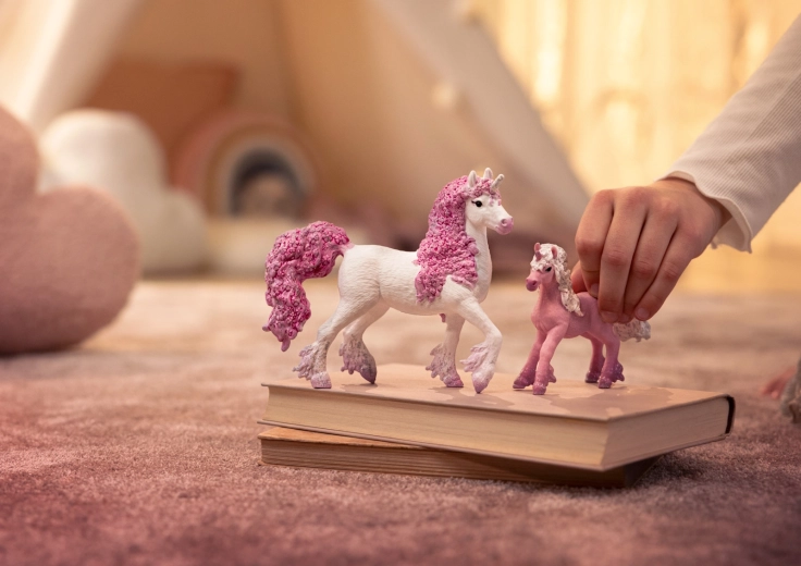 Podporuje fantazii a vyprávění příběhů