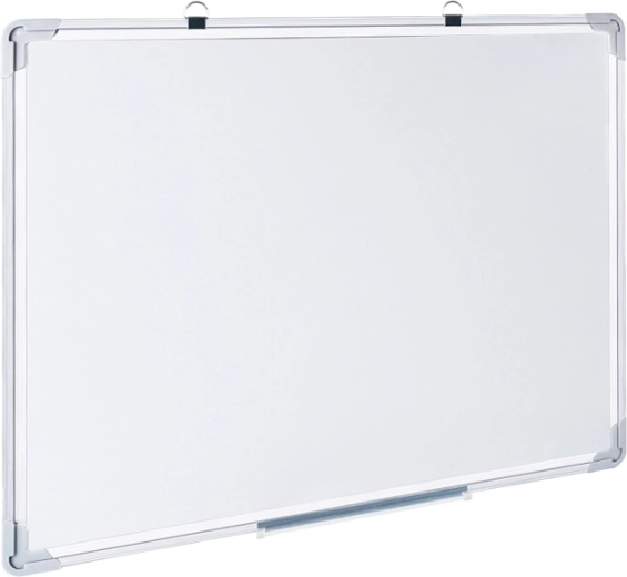 Hladký sucho‑stíratelný povrch pro čisté psaní