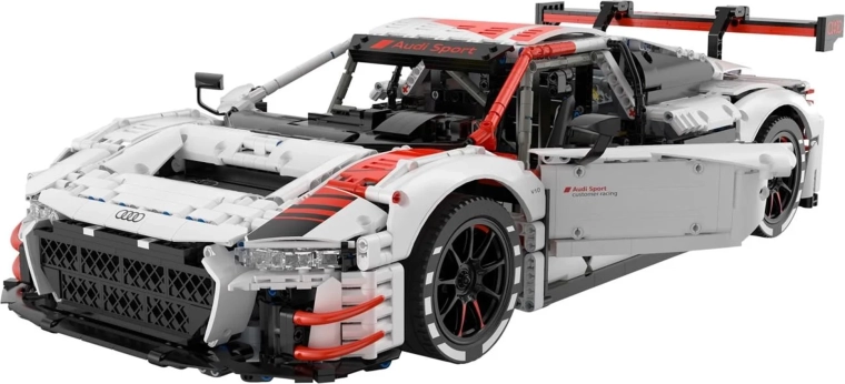 Detailní závodní model v měřítku 1:8