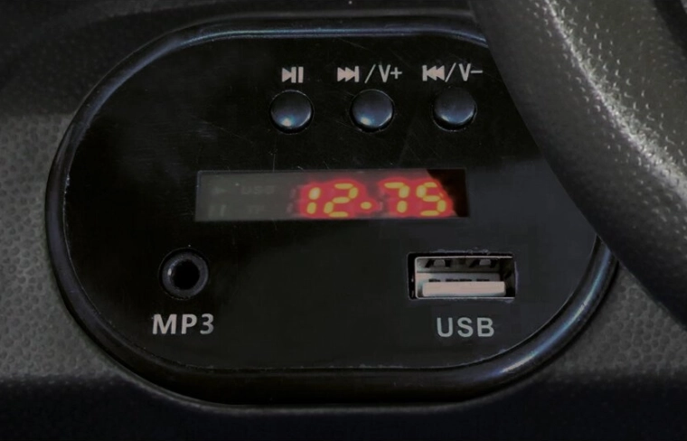 Jamara audi tt rs dětské elektrické odrážedlo s soundboardem