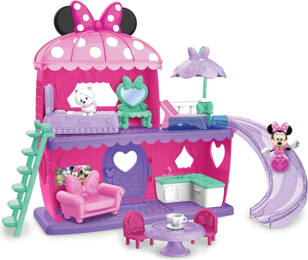 Skluzavka a schůdky pro více zábavy