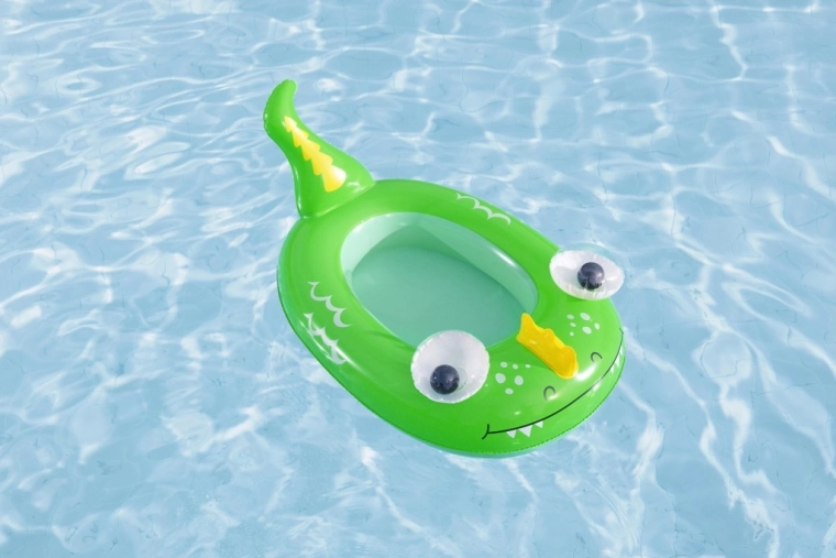 Veselý zelený drak pro hravou jízdu