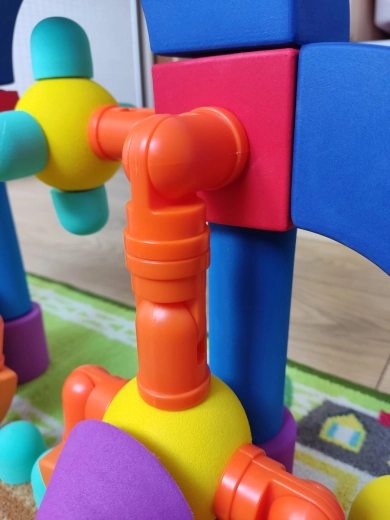 Magnetické spojování pro stabilní konstrukce