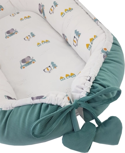 Jemné materiály a hravý motiv Cars