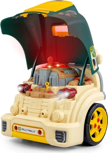 Otevírací kapota a realistický motor