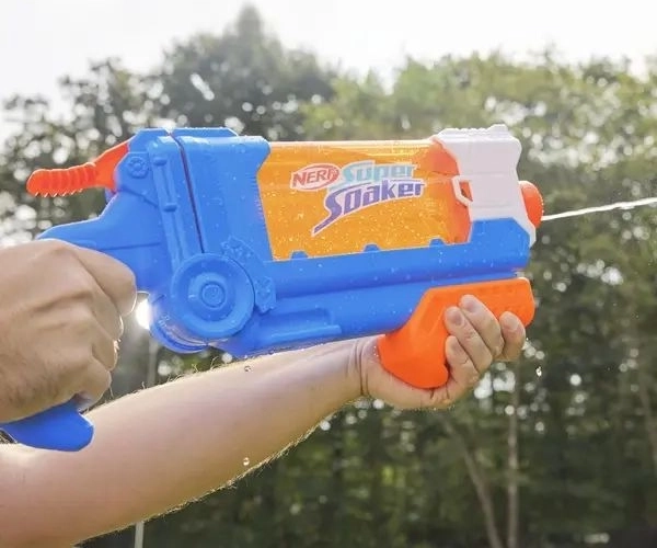 Pumpovací rukojeť pro silný proud