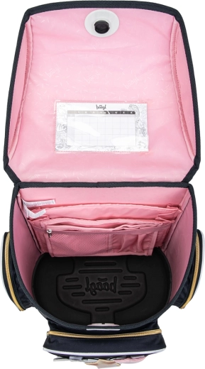 Promyšlený vnitřek a rychlé Fidlock zapínání