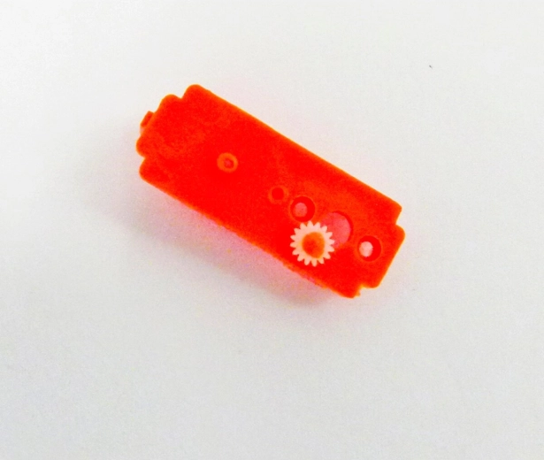 Středový díl krytu pro micro servo Jamara