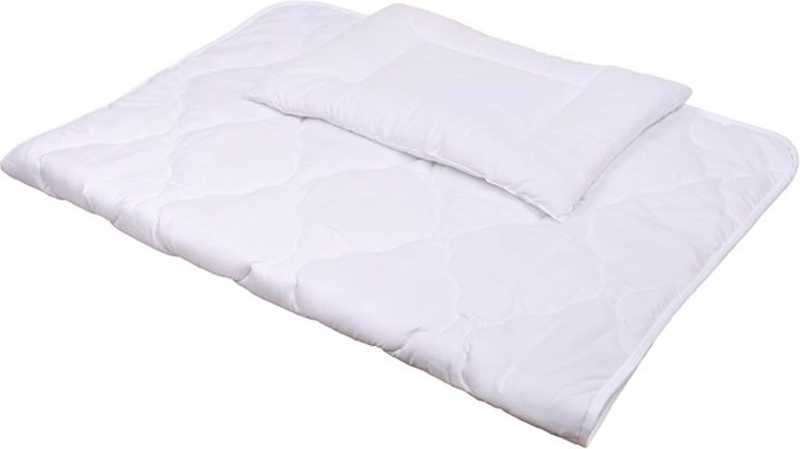 Komfortní přikrývka a polštář s prošíváním