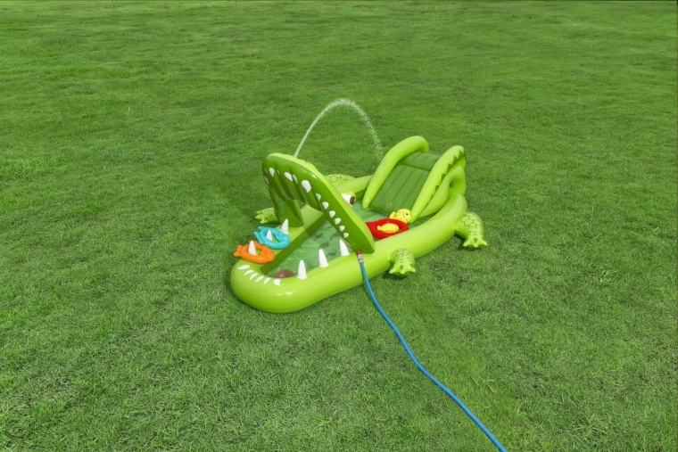 Vestavěná vodní sprška pro osvěžující zábavu