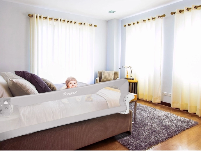 Pevná ocelová konstrukce a prodyšná síťovina