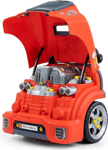 Otevírací kapota a realistický motor