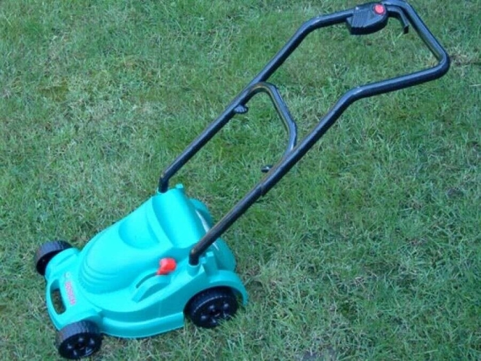 Mechanický zvuk při jízdě