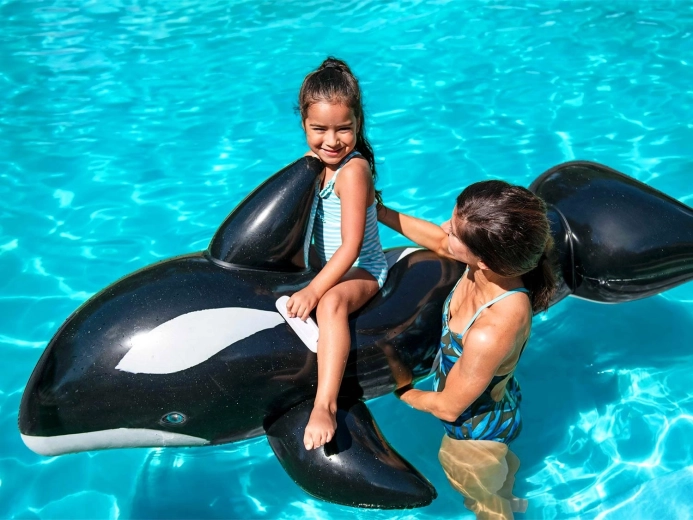 Pevná madla pro jistotu na vlnách