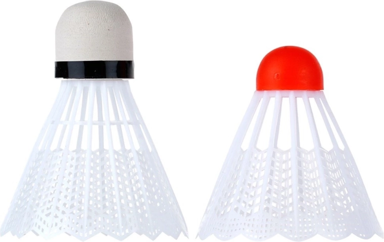 Dva typy míčků pro různý styl hry