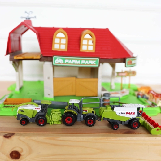 Tři vozidla pro práci na farmě