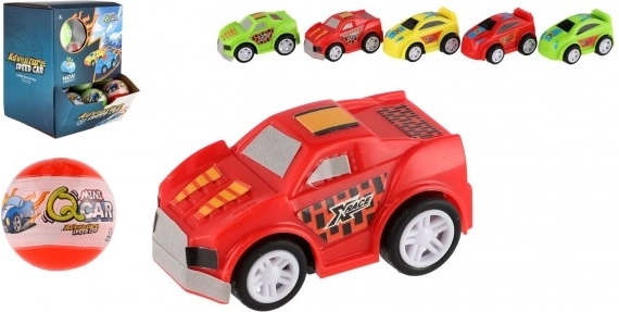Koule s překvapením s plastovým autem 5 cm na zpětné natažení