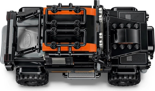 Land Rover Defender plný terénních detailů