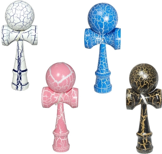 Kendama – tradiční japonská dřevěná hračka, barevný mix