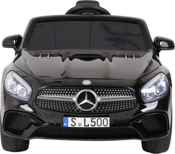 Realistický vzhled luxusního roadsteru