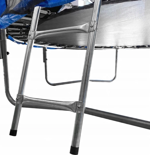 Pohodlný vstup díky pevnému žebříku