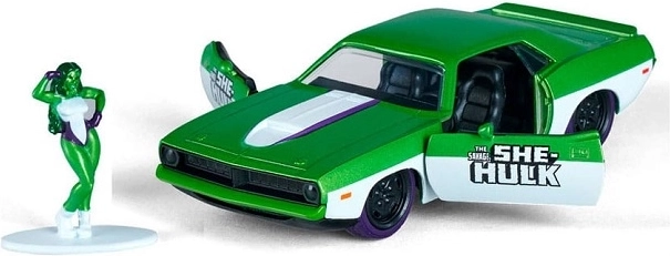Jada She-Hulk Plymouth Barracuda 1973 1:32 s figurkou