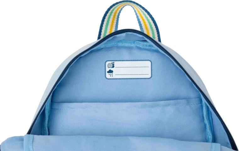 Jmenovka uvnitř a snadné zavírání na zip