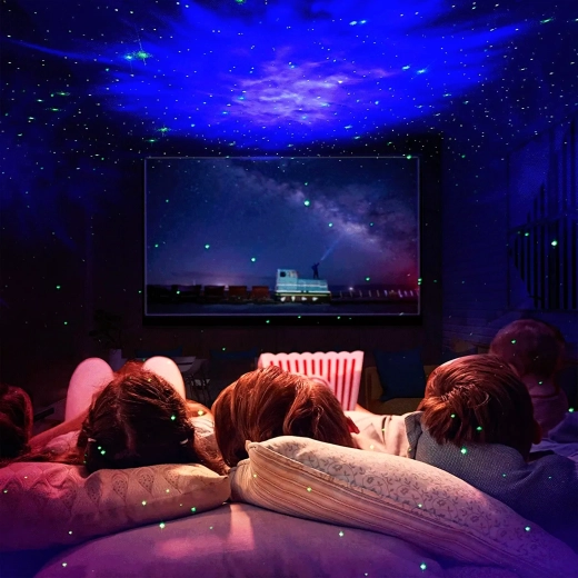 8 režimů projekce a nastavitelný jas