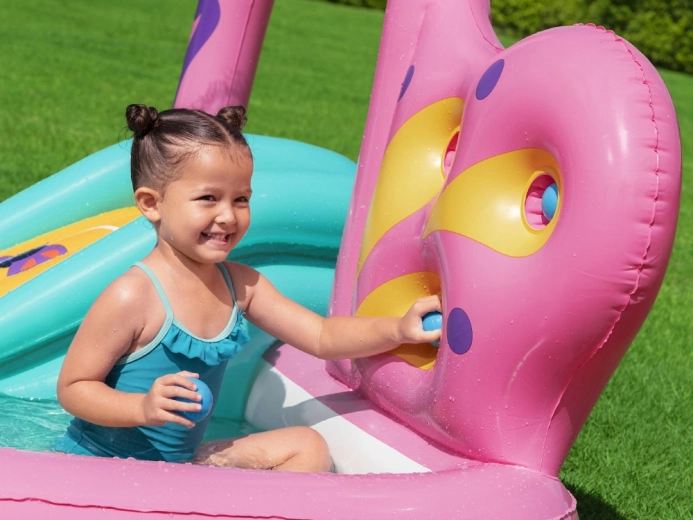 Interaktivní motýlí hry a míčky