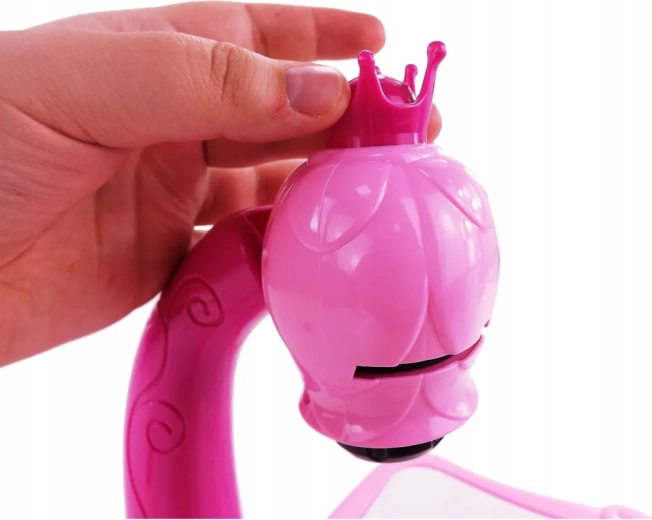 Nastavitelná ostrost a pohyblivá hlava projektoru