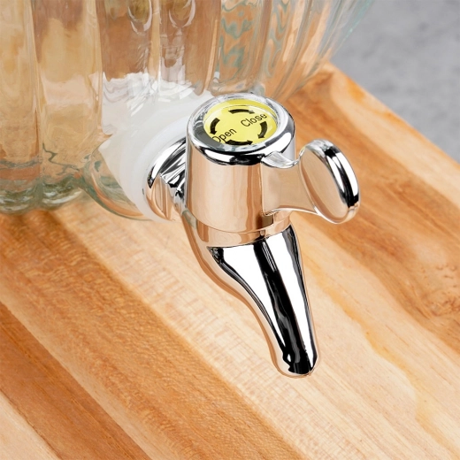 Pohodlné čepování díky kovovému kohoutku