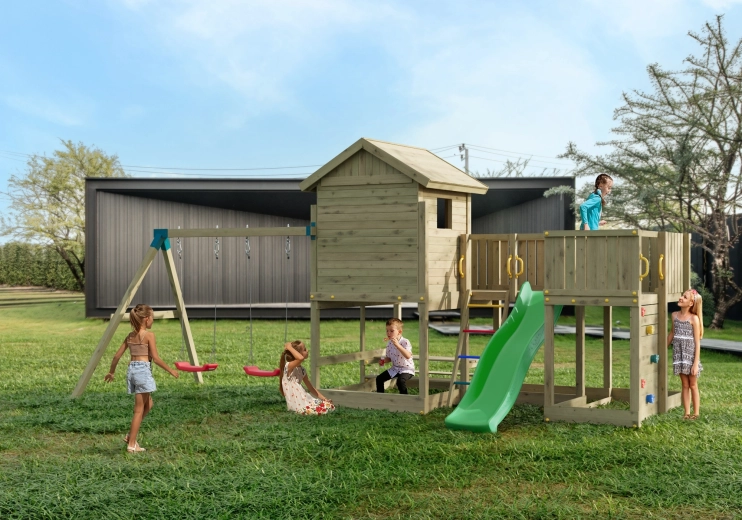 Houpačky, lezecká výzva a pískoviště v jednom