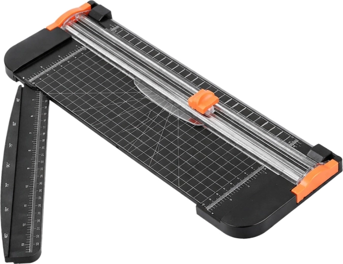 Bezpečný posuvný nůž v průhledné liště