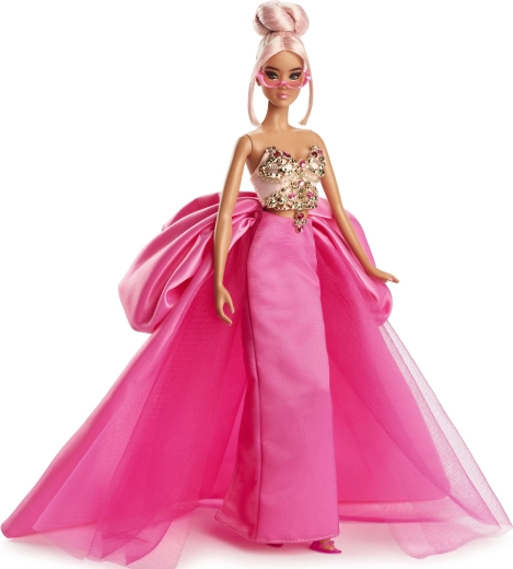 Růžová róba s dlouhou vlečkou