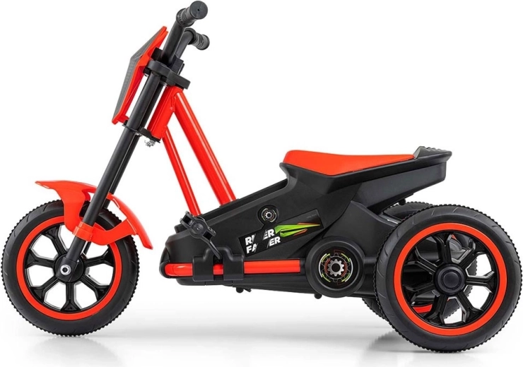 Stabilní tříkolová konstrukce ve stylu motorky