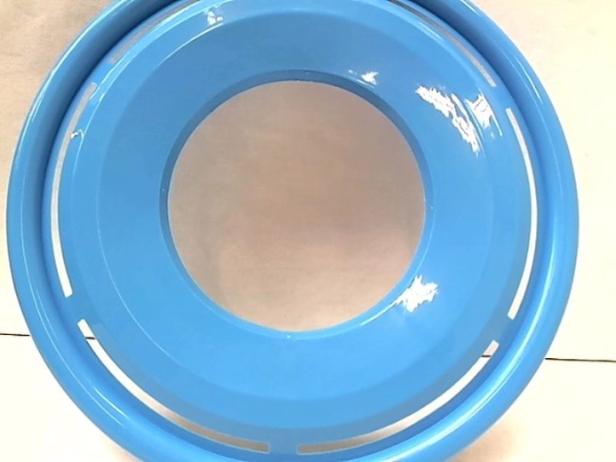 Létající talíř – klasický červený frisbee