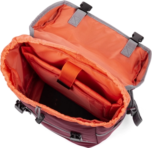 Místo pro notebook do 15 palců